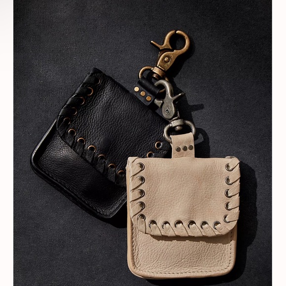 We The Free Boone Black Leather Pouch with Clip - Picture 1 of 9